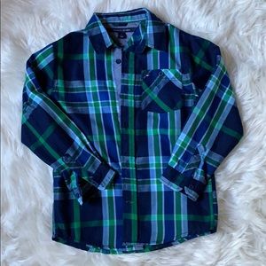 Like new Tommy Hilfiger button up shirt